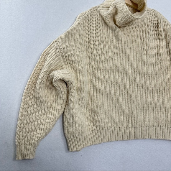 Free People Ivory Knit Sweater Size Small Oversized Crop - Picture 2 of 10